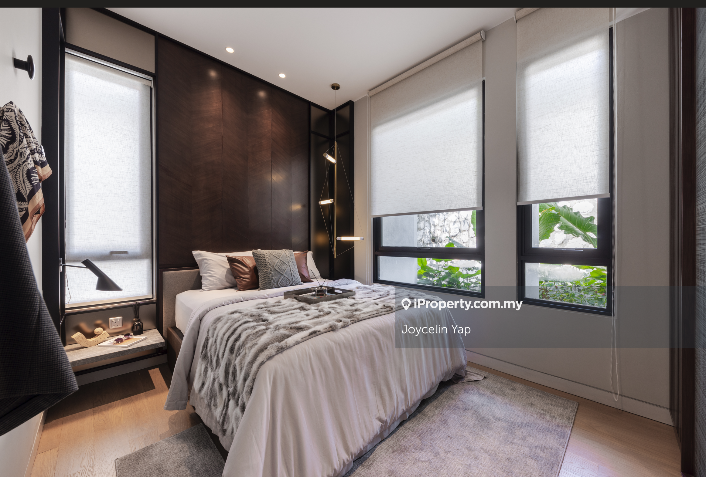 Spacious 2 Bedrooms Unit , Partially Furnish