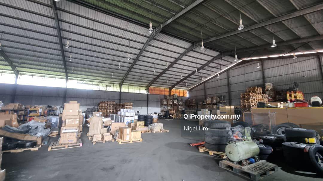 3 Sty Office Building With Warehouse For Rental