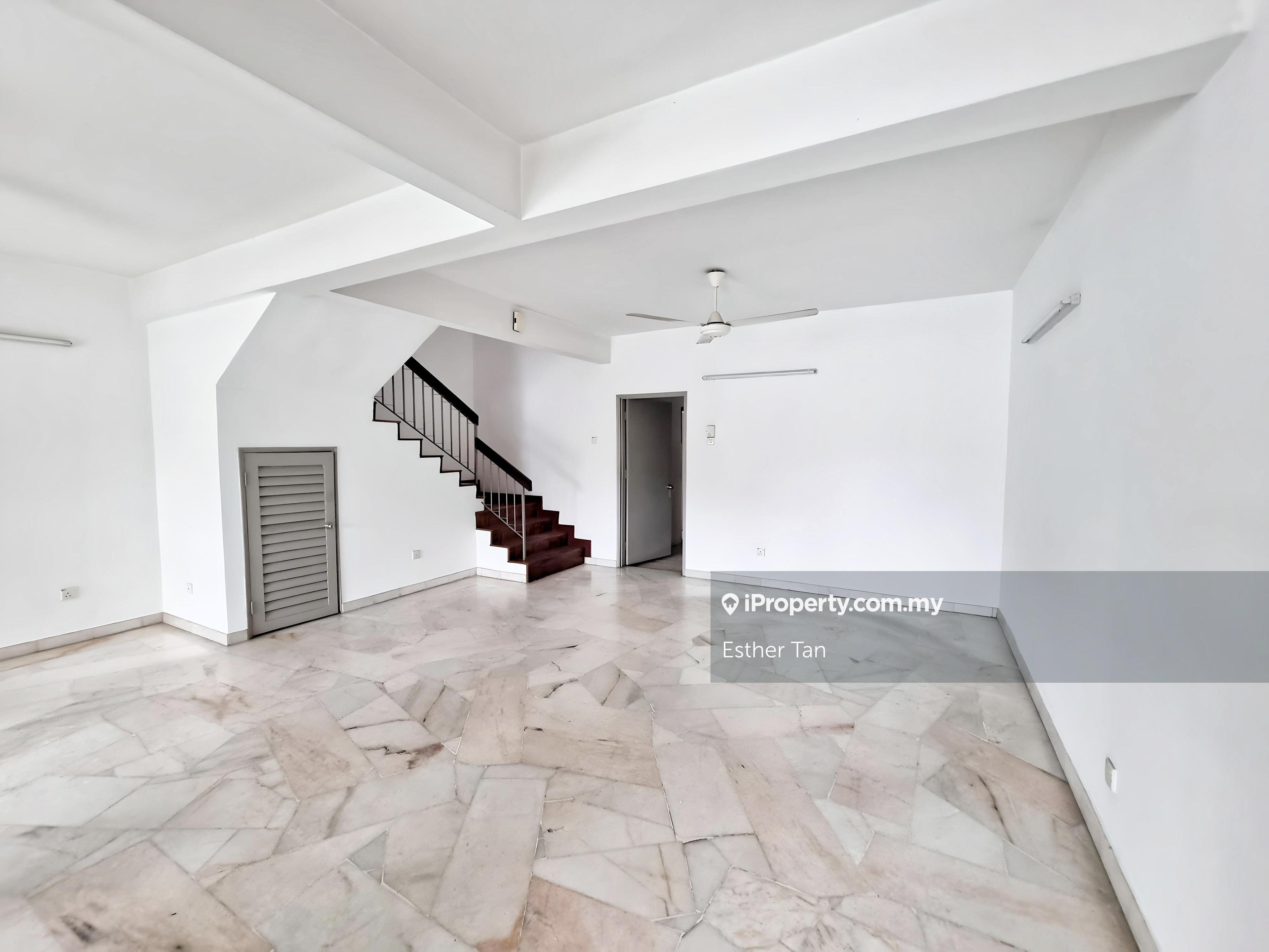 2 Storey Bandar Utama House Facing Field for Rent