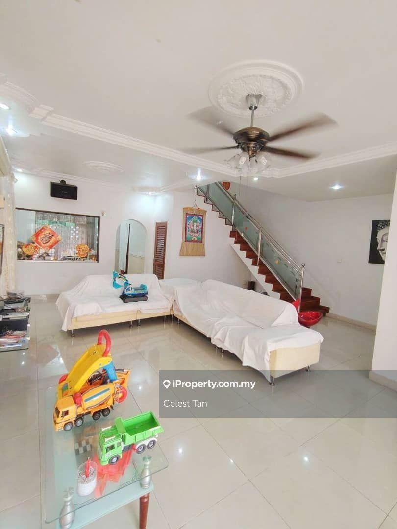 Taman Daya Double Storey Terrace House Corner Lot 52x70
