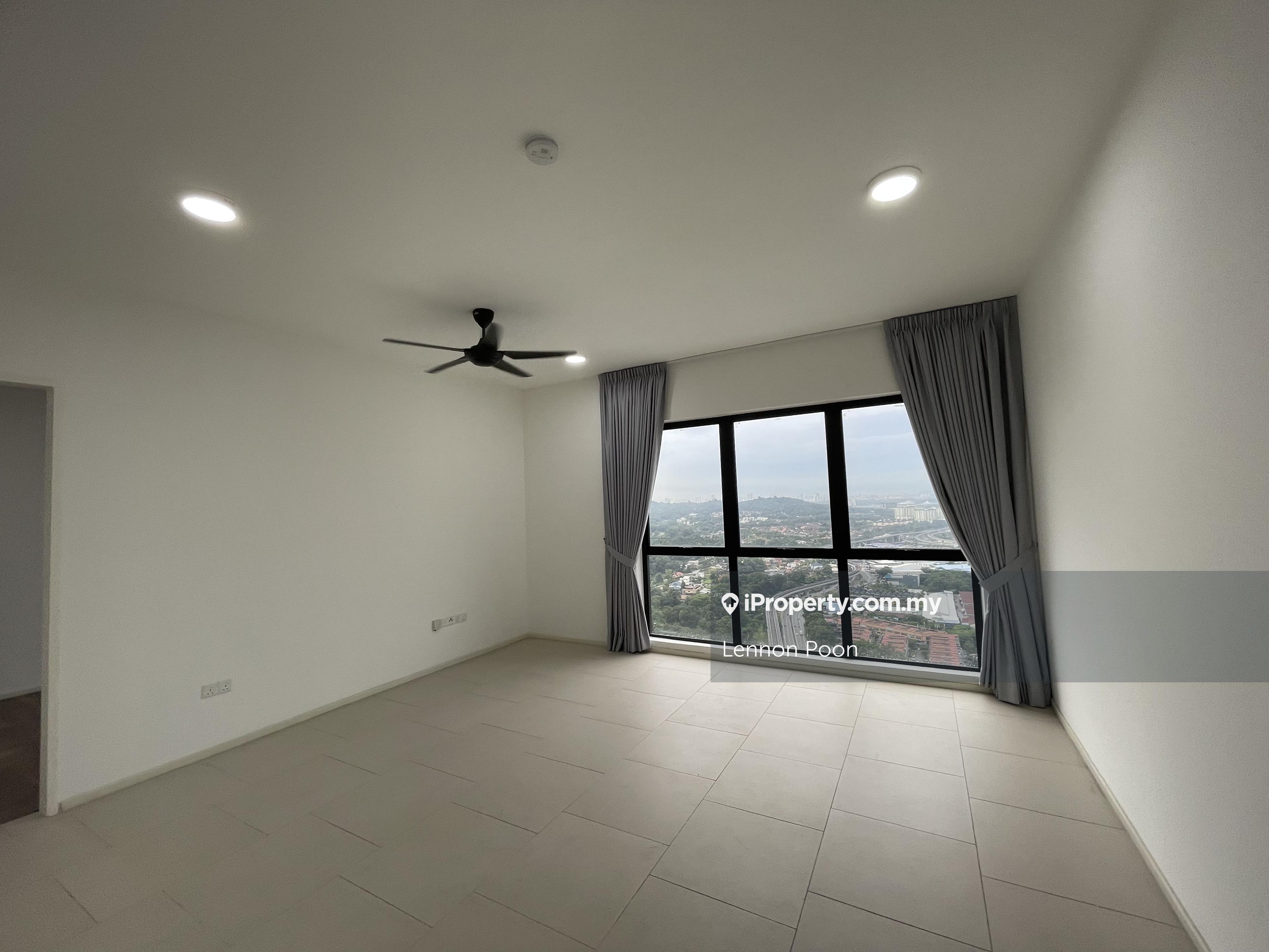 Sqwhere SOVO, 2 plus 1 rooms Partially Furnished, MRT Linked 