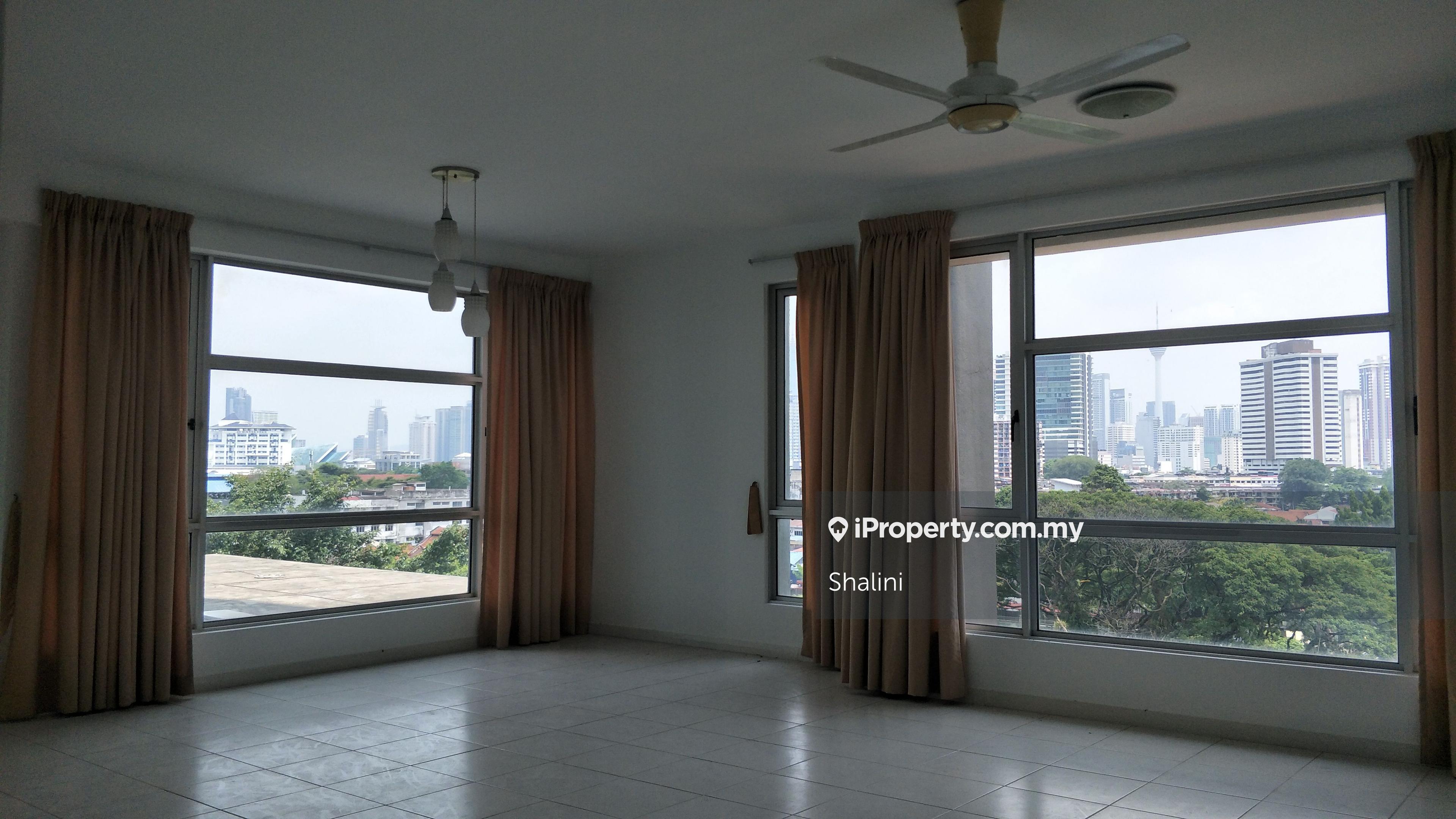 Large, spacious Saffron unit for sale!