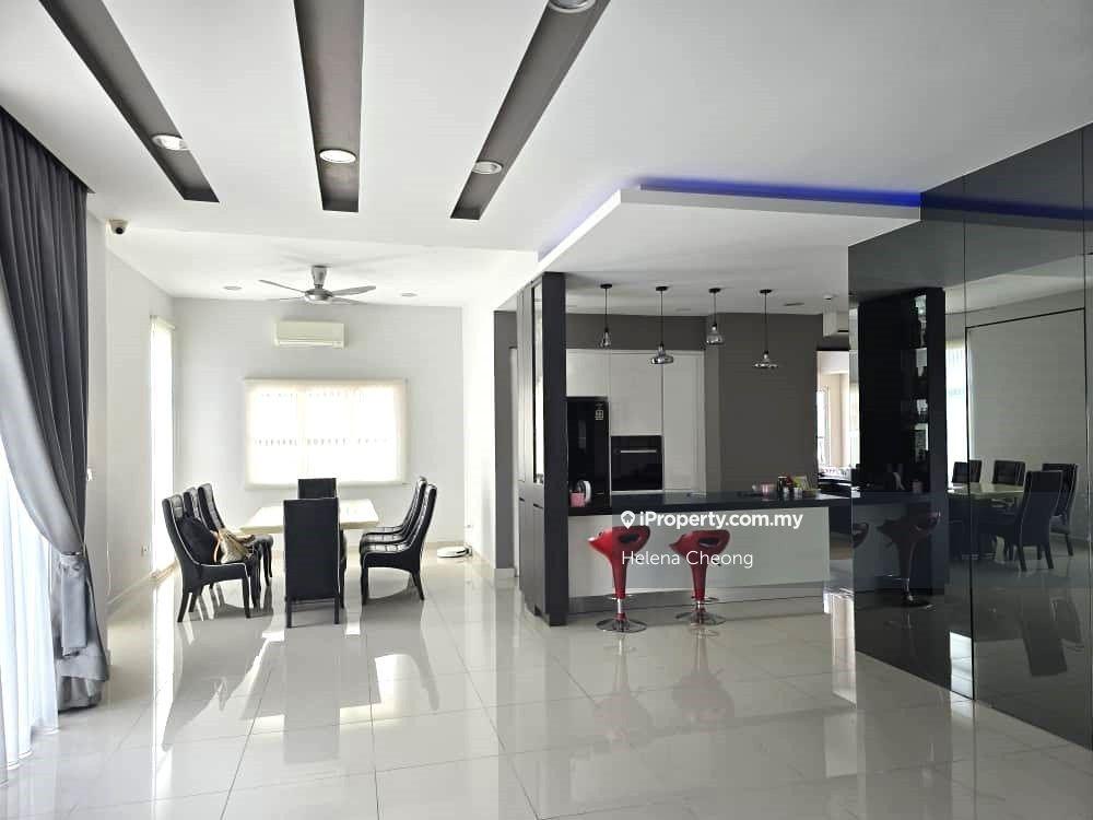 Modern design with spacious layout. Well maintained. Move in condition