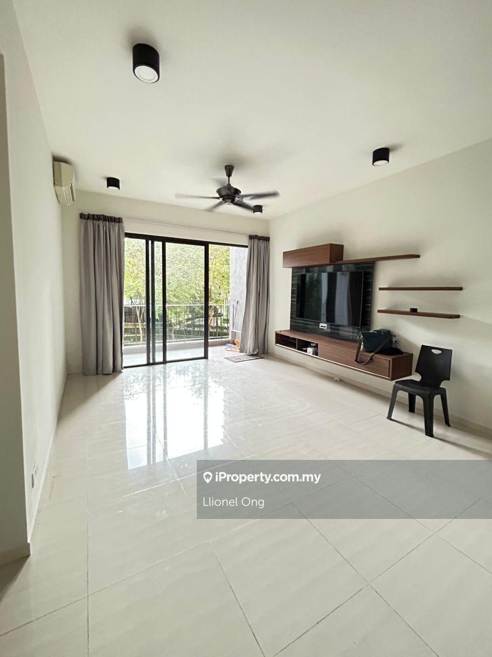Limited 1st floor unit without courtyard