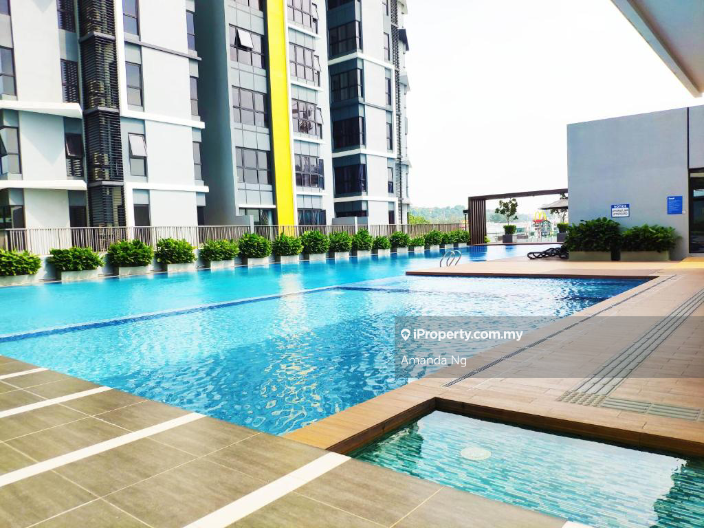 Fully renovated unit puchong freehold condo