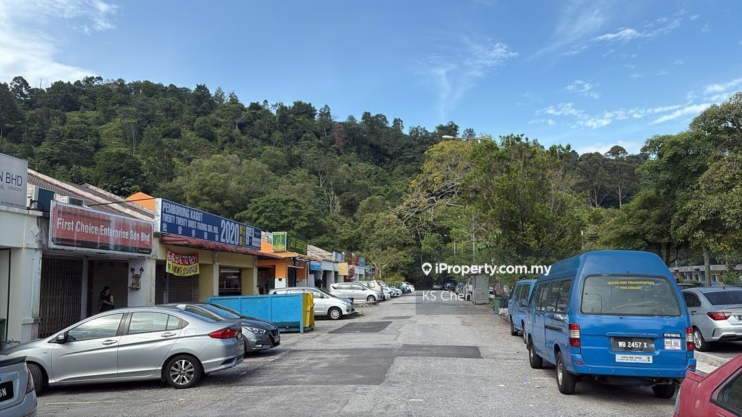 1 Storey Shoplot In Taman Wawasan Puchong For Sale