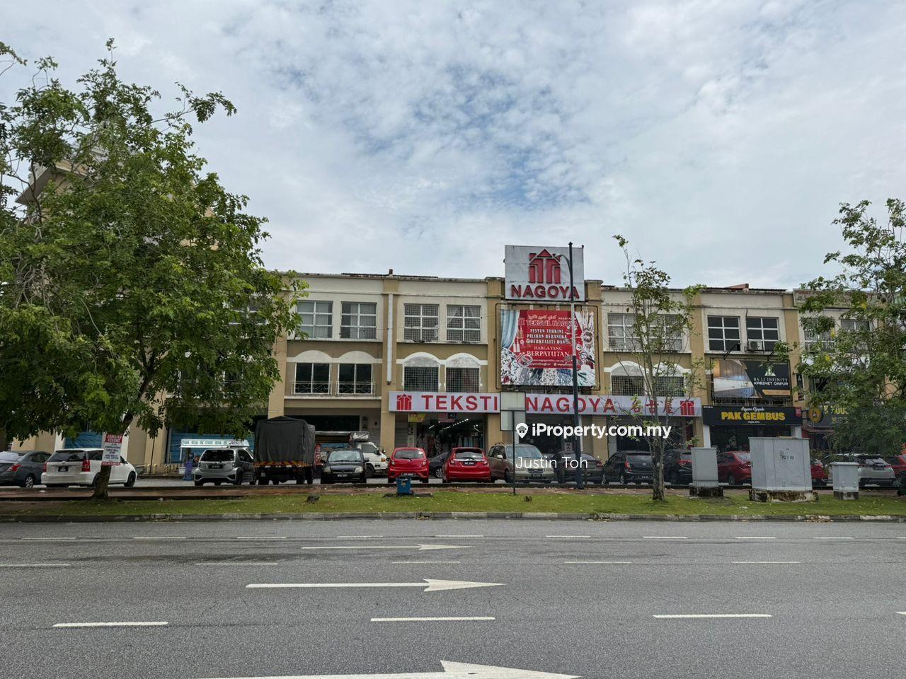 The Reef Rawang (Main Road Adjoining)