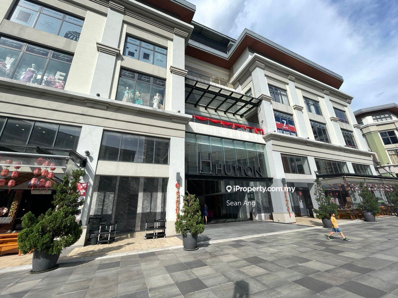 Limited corner lot, main road frontage