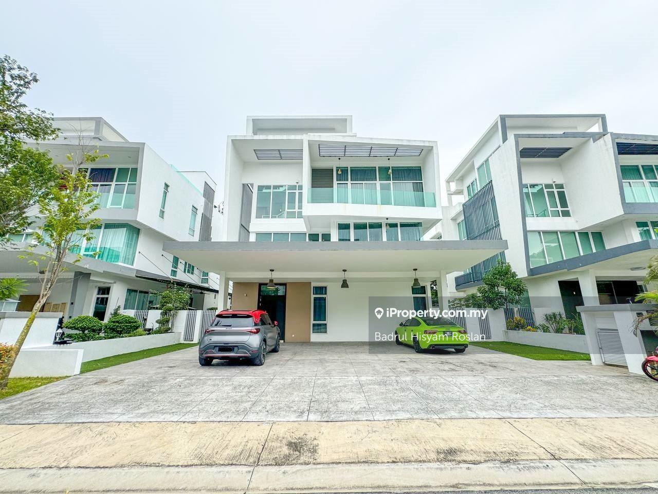 Freehold Guarded 7796ft 3.5 Storey Bungalow Aspen Garden Cyberjaya