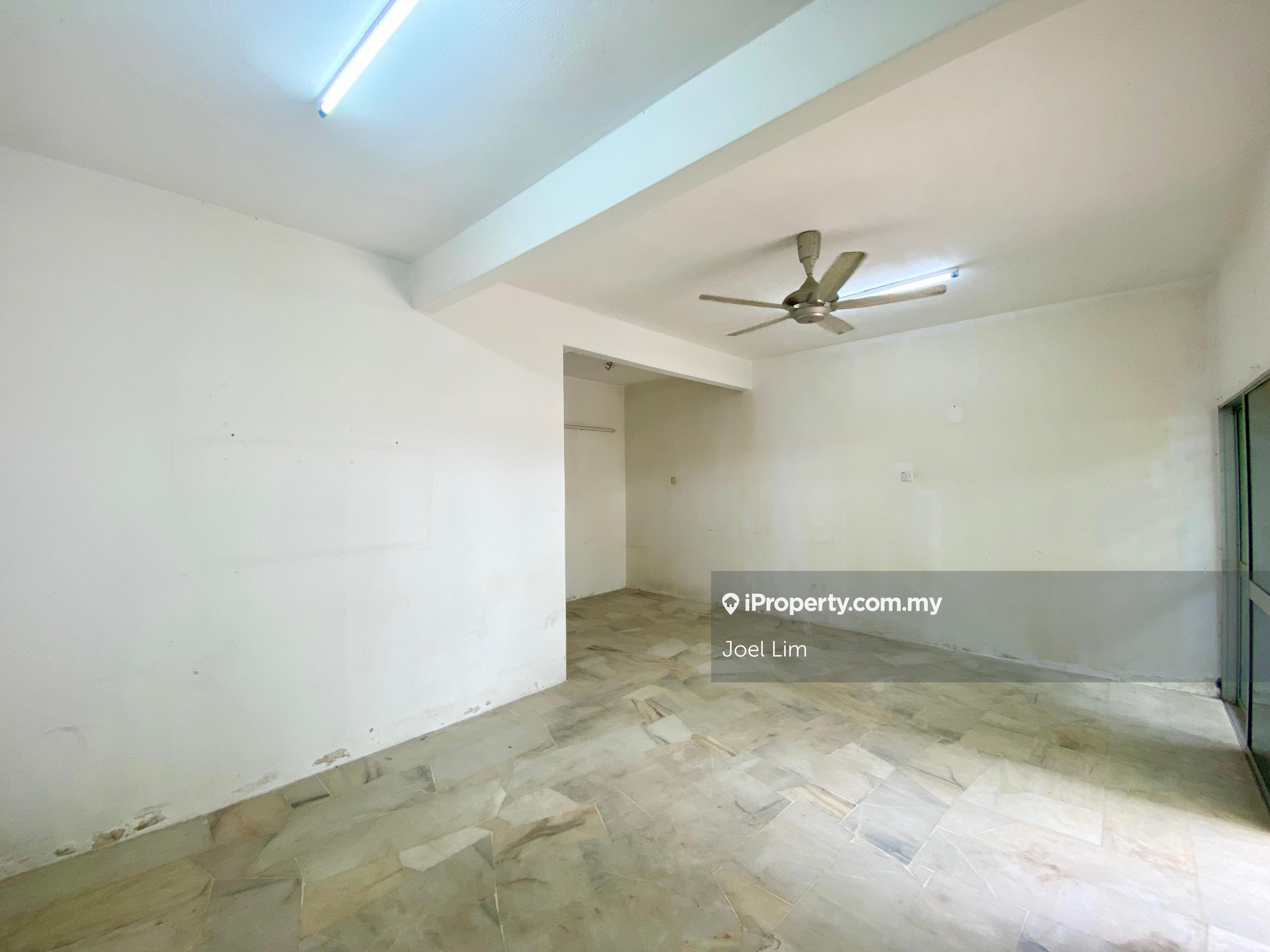 Double storey in Taman kapar permai