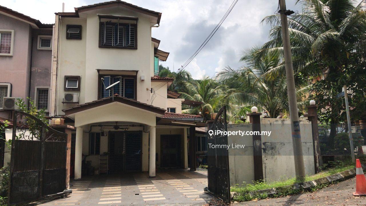 Renovated corner unit for Sale