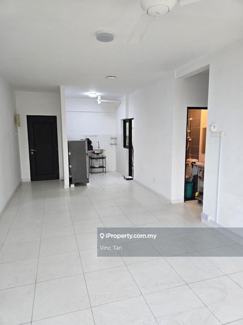 High floor 2 Bedrooms Unit at The Heights Residence