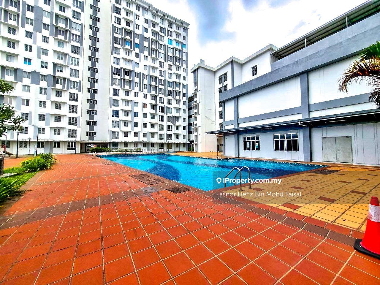 Ground Floor Unit Trifolis Apartment Bandar Bukit Tinggi Klang