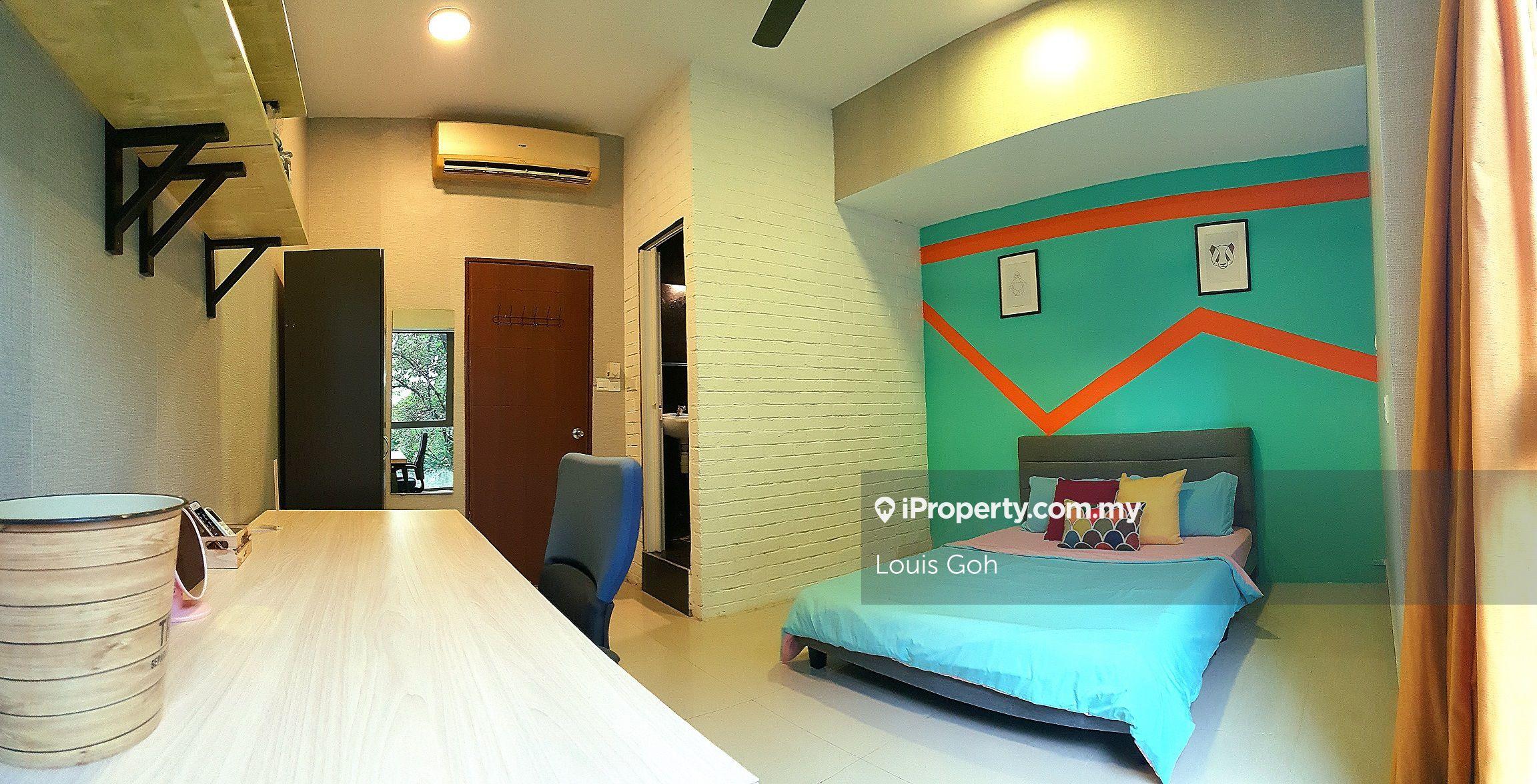 Master Bedroom with Attached Bathroom @ Nautica Lake Suites, Sunway