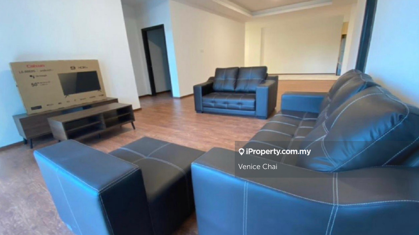 Fully Furnished 3-Beds Apartment For Rent