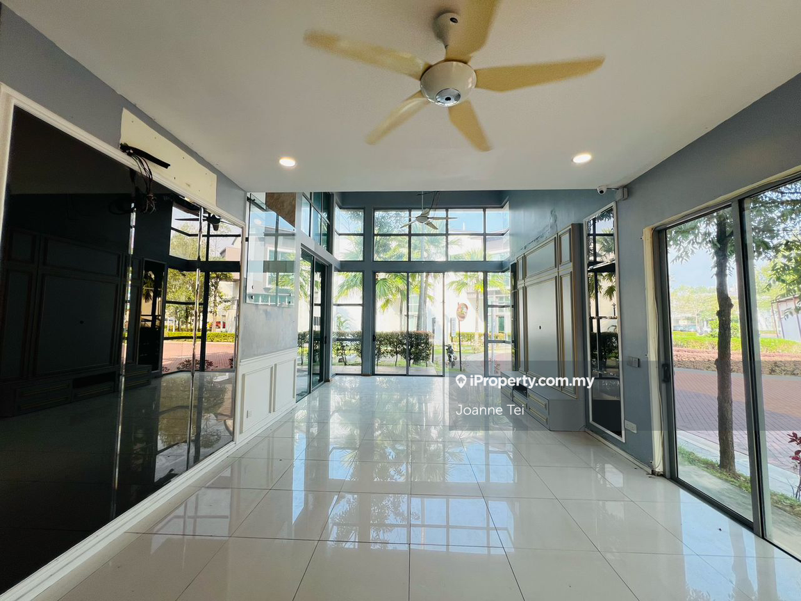 Terrace house for Sale