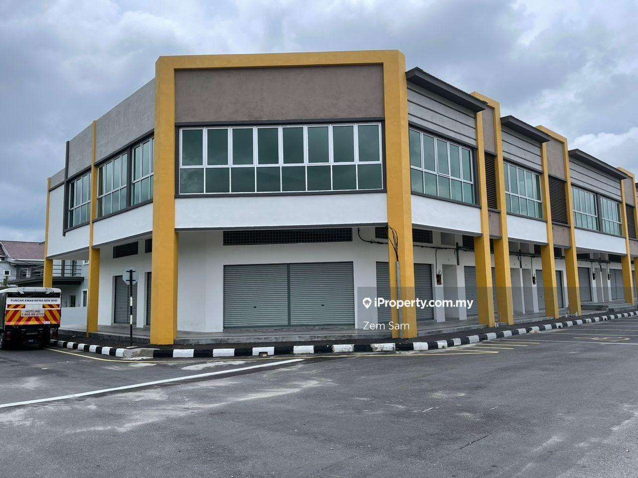 2sty corner shoplot at Pengkalan