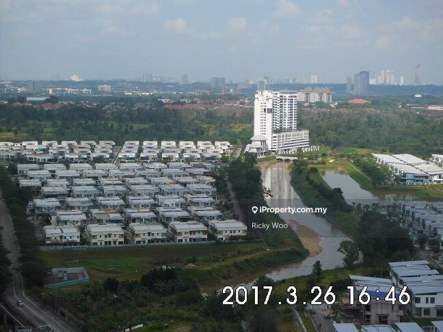 Corner unit at Sky Executive Suite Bukit Indah for sale