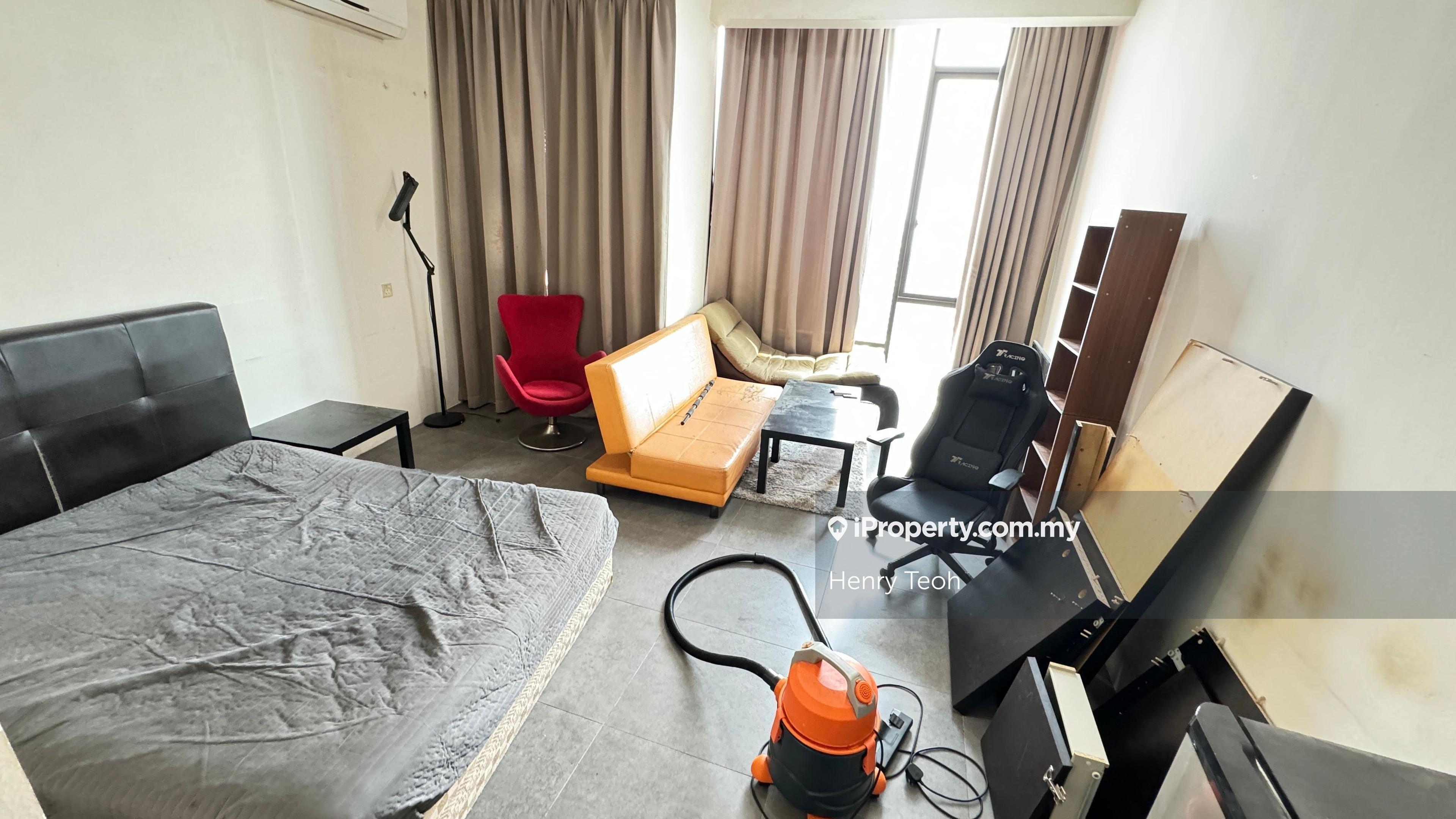 Fully Furnished Studio Corner unit ( Actual Photos )