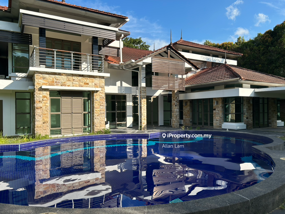 Luxurious Bungalow for Sale/Rent @ Ledang Heights, East Ledang
