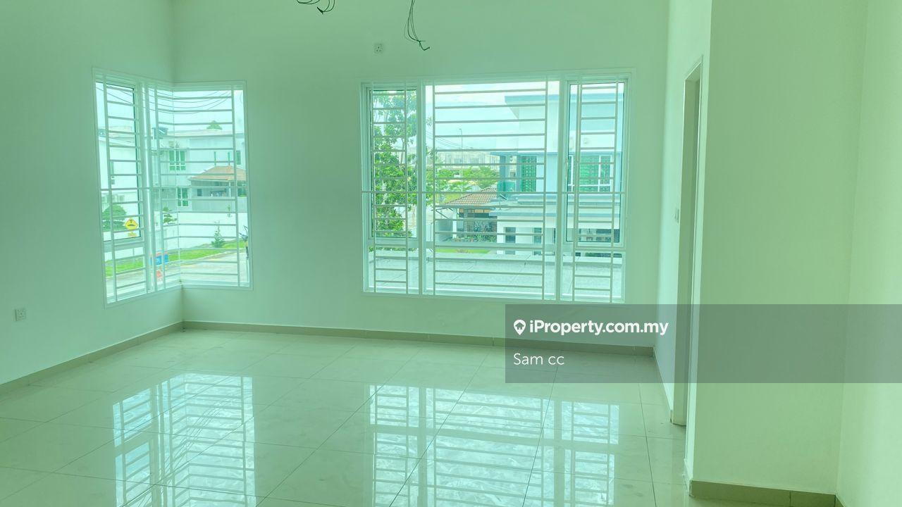 Corner Lot Unit-Near to D'Tempat Clubhouse/Matrix International School