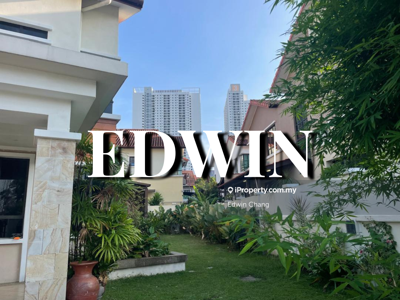 2 Storey Semi D with Extra Land for sale