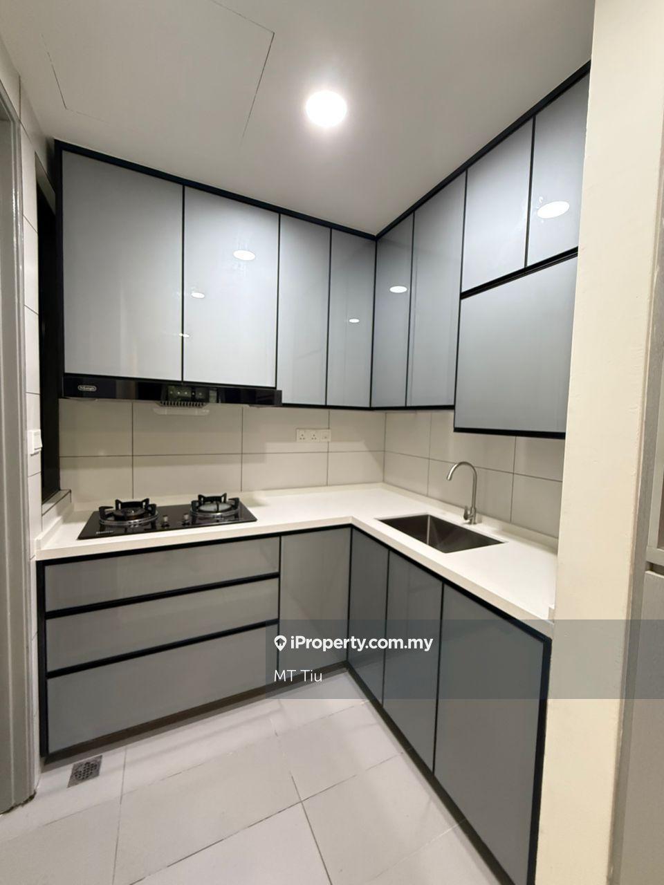 Actual unit / Partially furnished / New kitchen cabinet