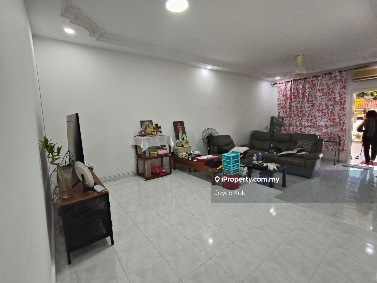 This is subsale: 10% downpayment & 5 % legal