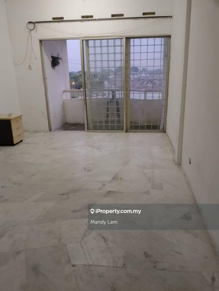 Kekwa Apartment, Taman Putra Perdana, Puchong for Sale
