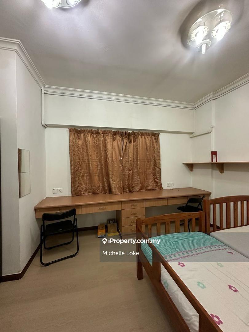Vista Komanwel Female Unit rooms for Rent