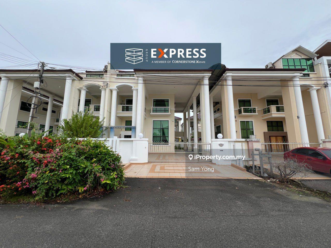 3.5 Storey Semi Detached House at Taman Bayshore, Miri