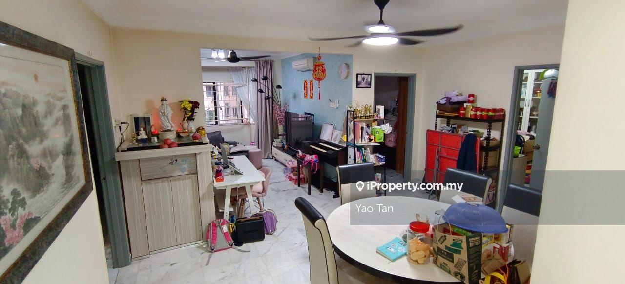 Low floor with renovation