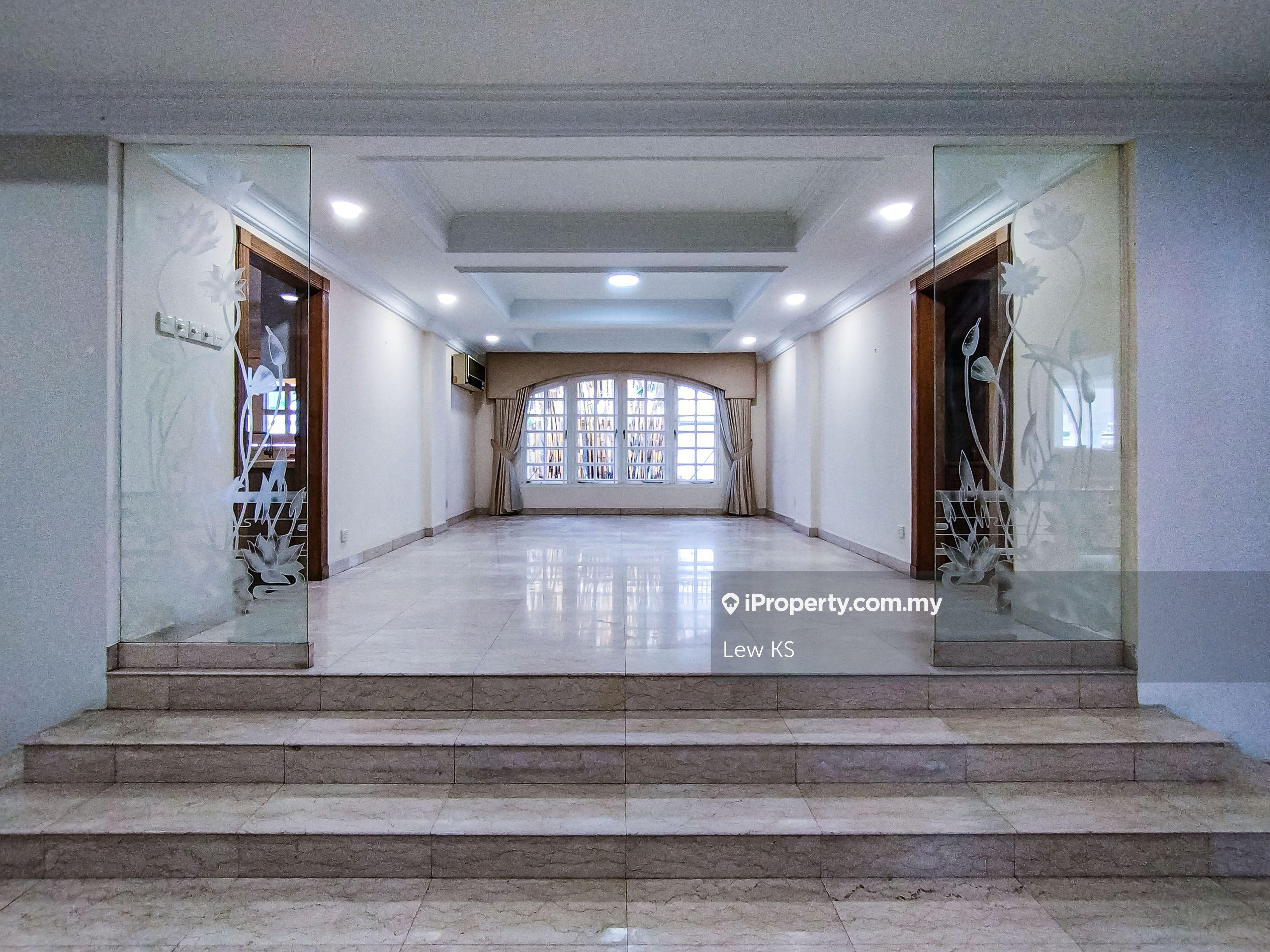 Corner Luxury Bungalow on a Flat Land @ Bukit Pantai, Bangsar For Sale