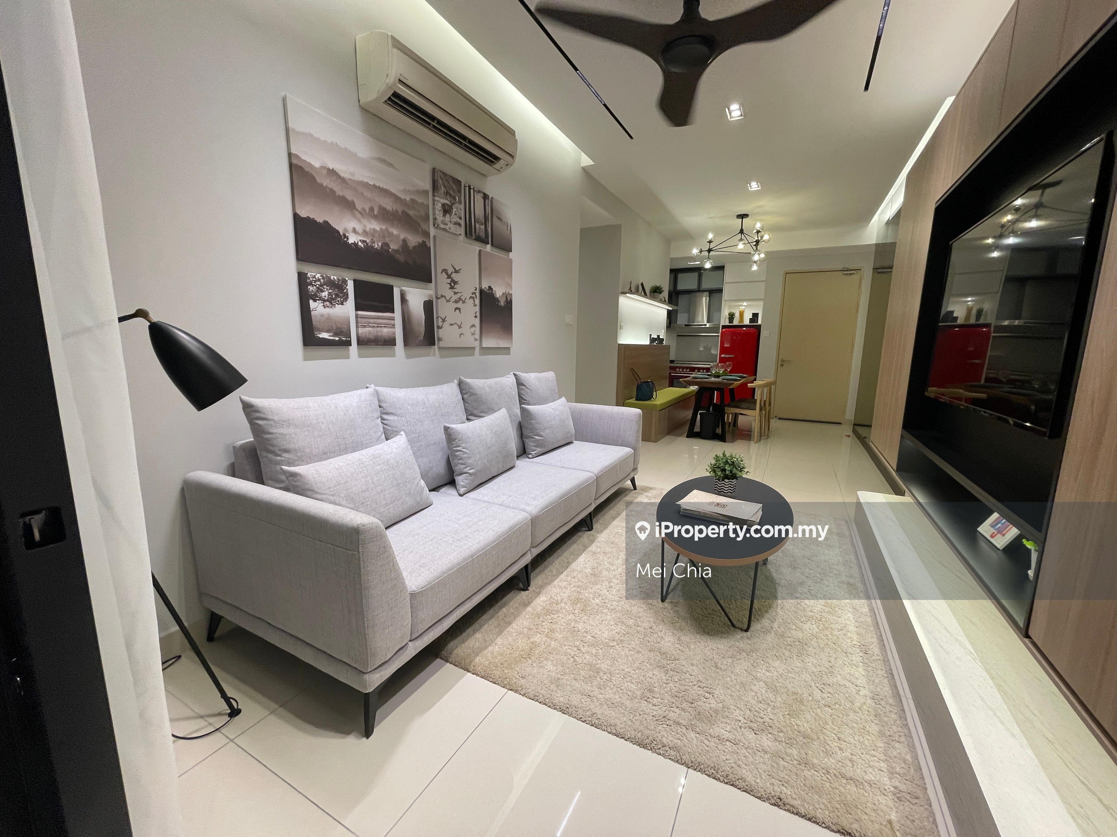 Latest Freehold Serviced Apartment at Glenmarie, matured township