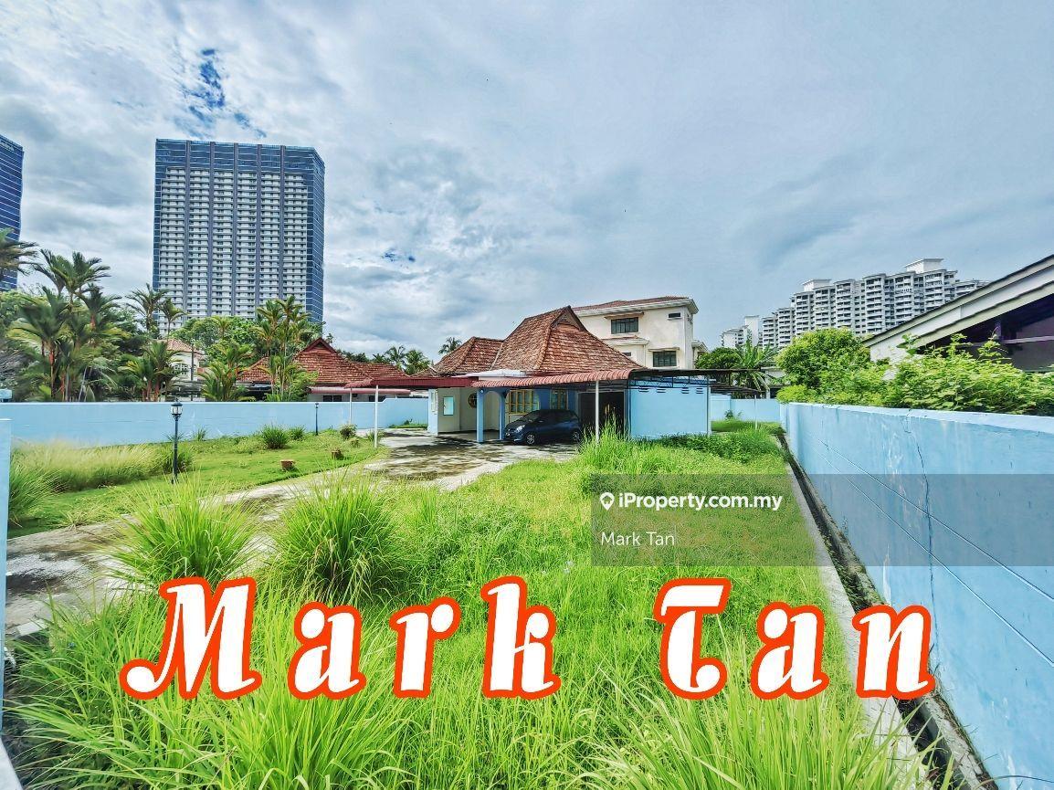 Single Storey Bungalow For Sales - Big Land Area - Best To Rebuild