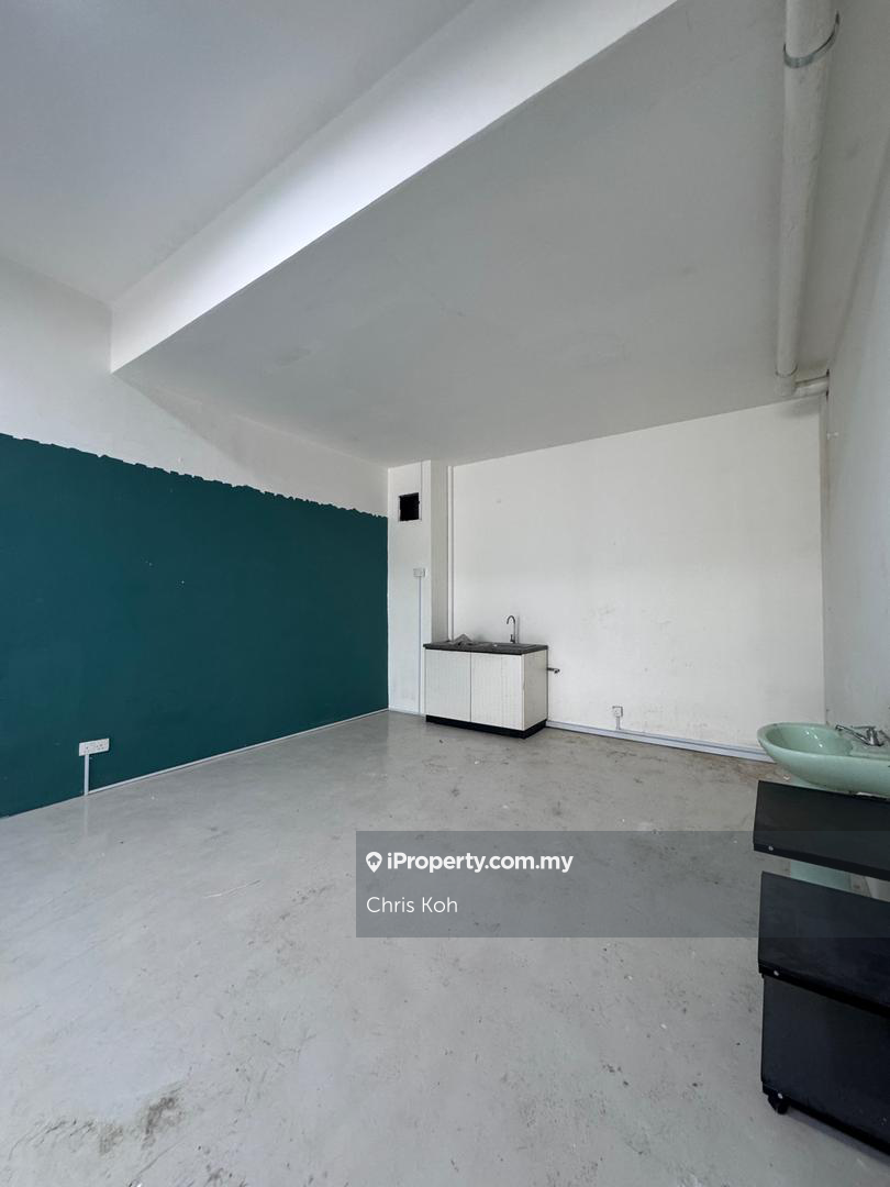 Permas mall shop for rent