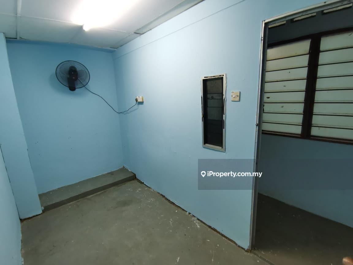 Flat for Rent