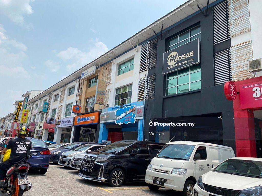 Dataran Dwitasik 3 Storey Shoplot for Sale ! Fully Tenanted !