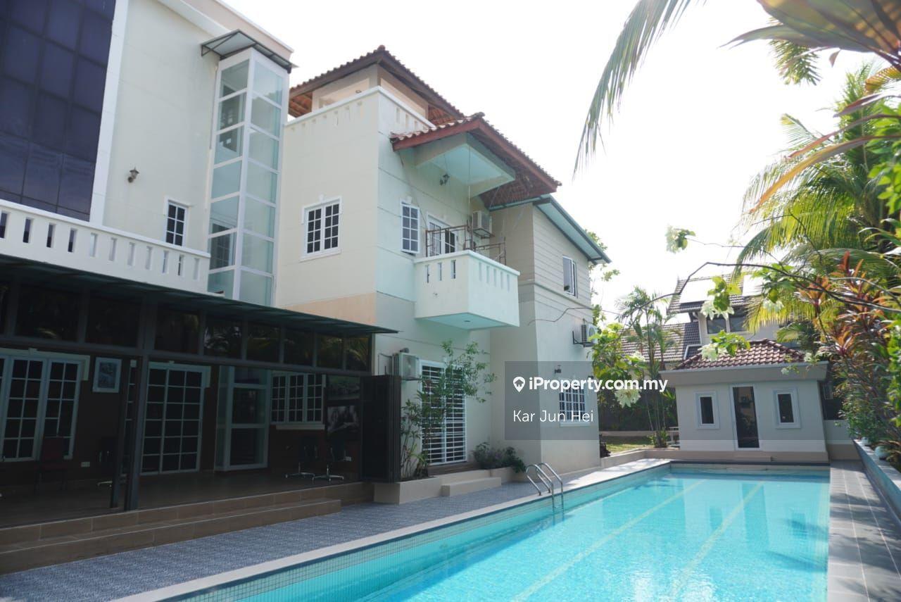 Cheap Nice Big 3 Stry Bungalow at Country Heights Kajang 