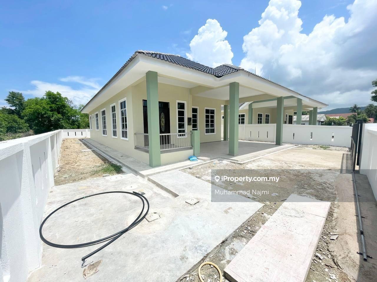 Baharu & Luas: Banglo Kg Meraga Beris Kijal