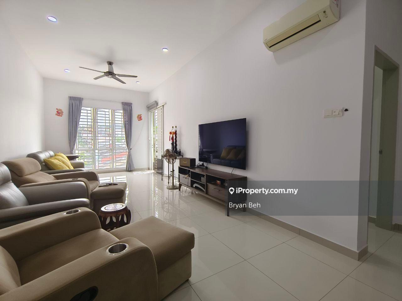 Good condition vit balcony unit