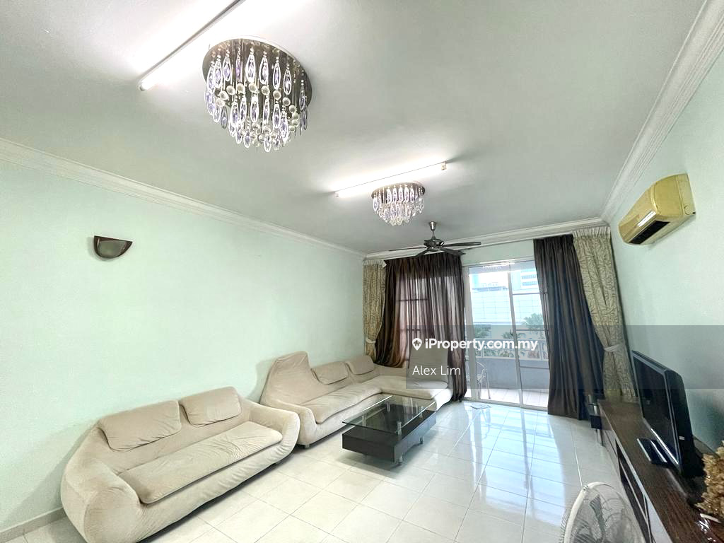Bayswater Condominium For Rent !!