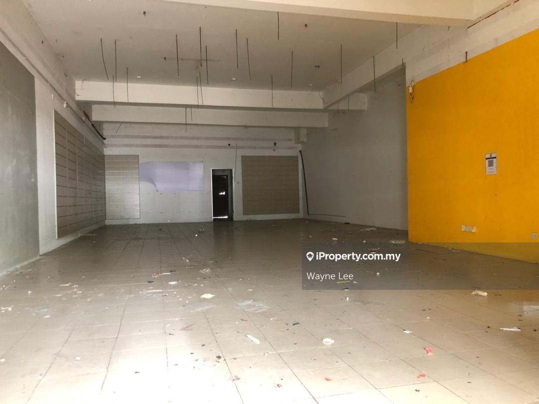 Main Road Frontage Shop for Rent @ N Z X - 26' x 80' Spacious Lot