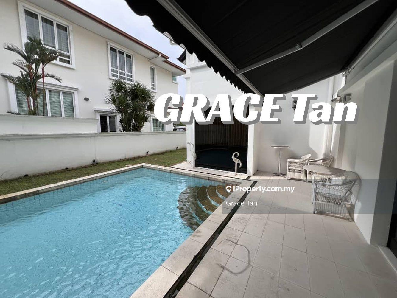 Freehold bungalow with individual design, comes with pool