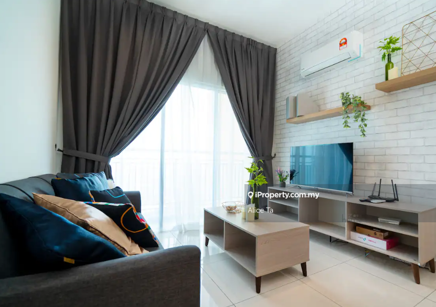 Last 5 Unit! Below market 100k, Fully furnished, Beside Shoplot & Mall