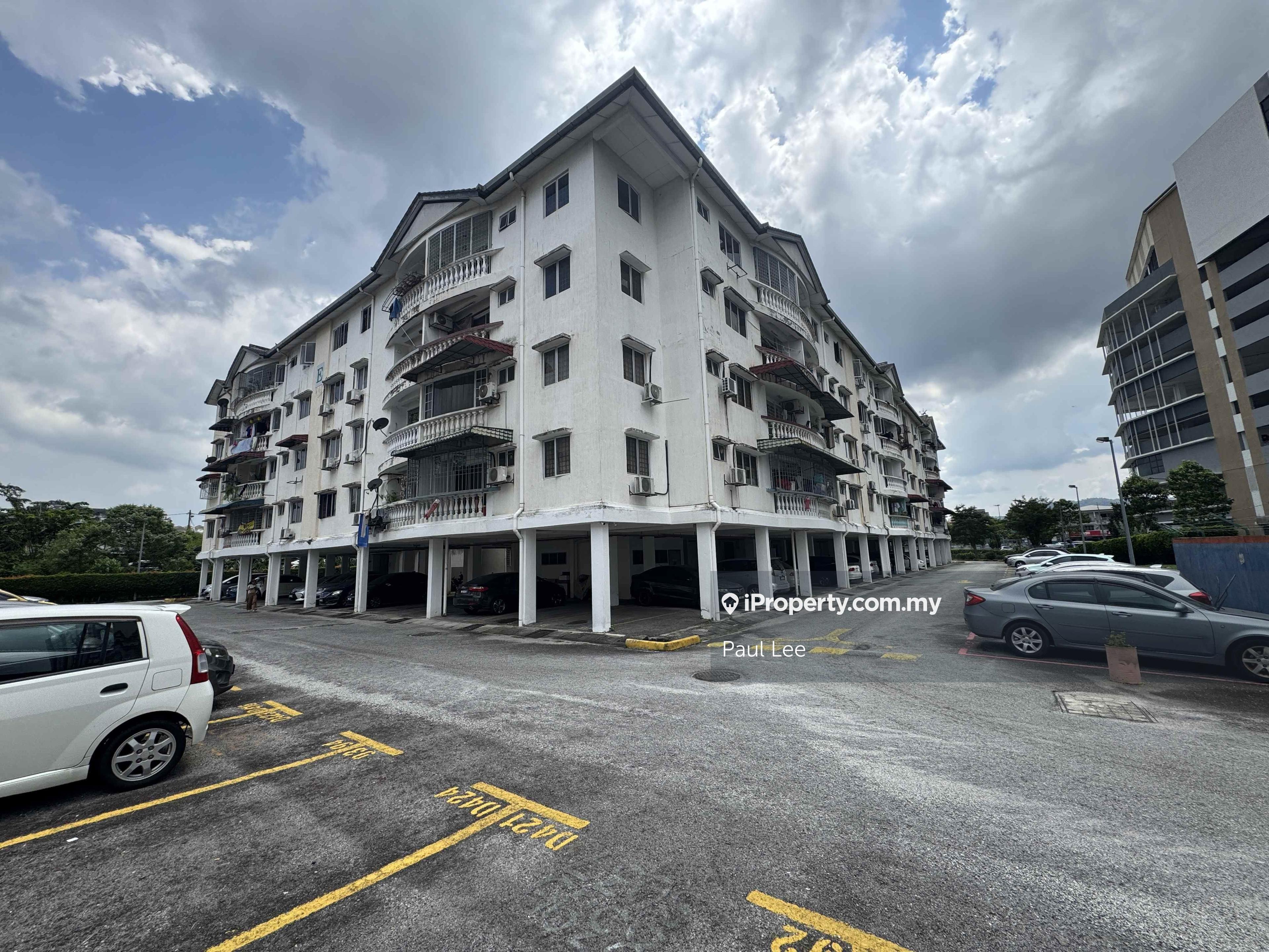 Cheras Perdana Apartment Block E 870sf 3room 1 Cover Parking Top Floor