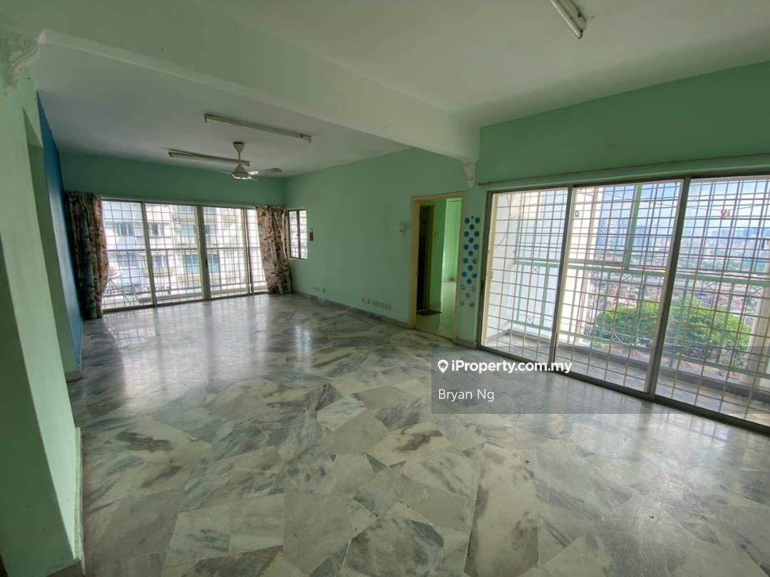 Kept Well Condition , Non Bumi Lot, Below Market Prices