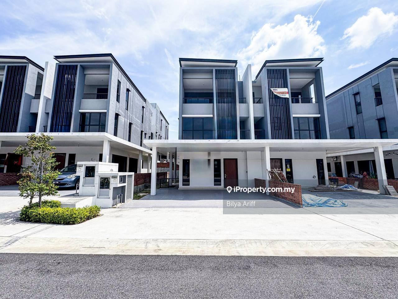 Freehold 2 Storey Semi-D Bromelia 2 Bandar Bukit Puchong