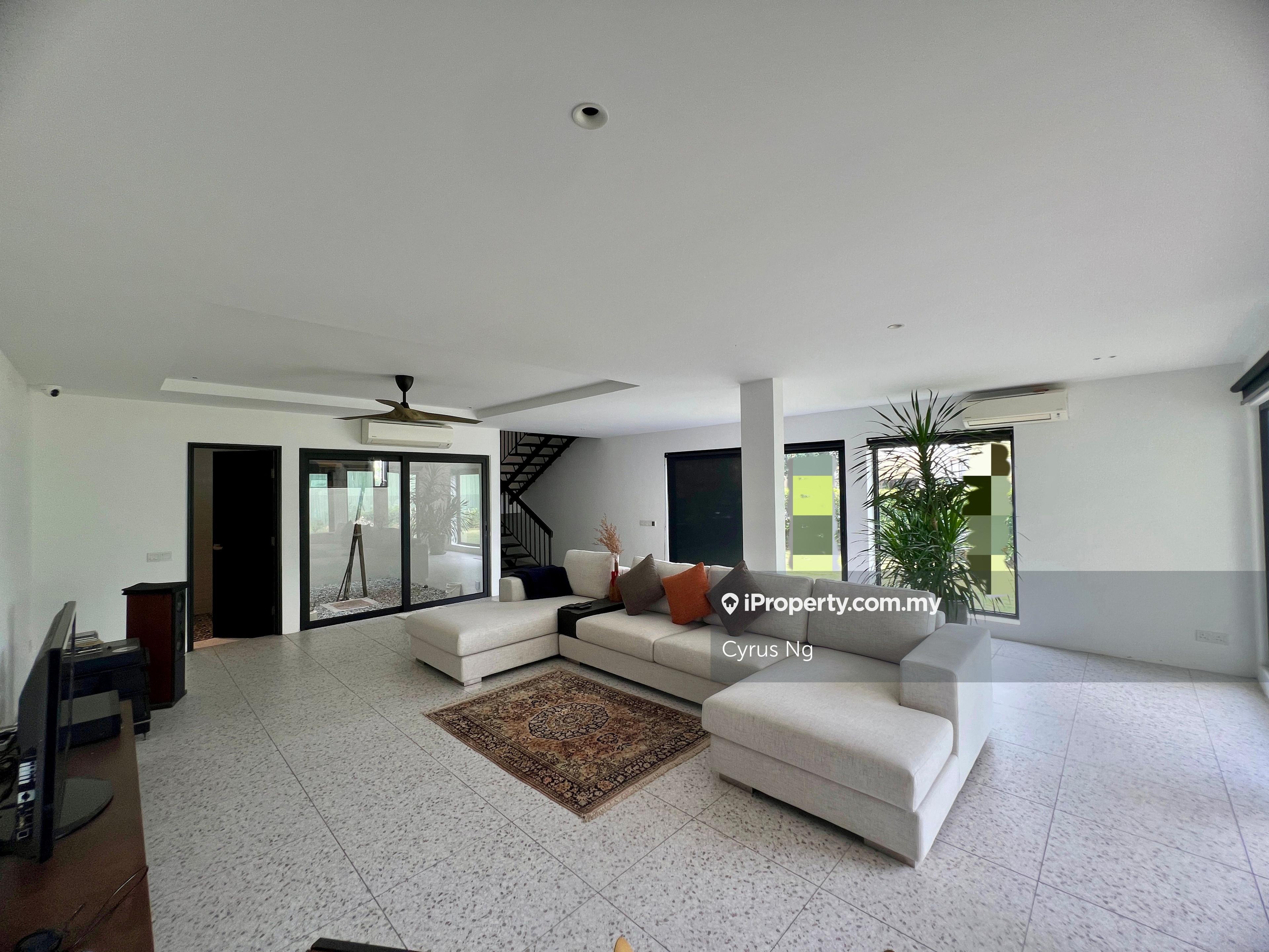 Seputeh 3 Storey Terrace Corner unit with fully renovation