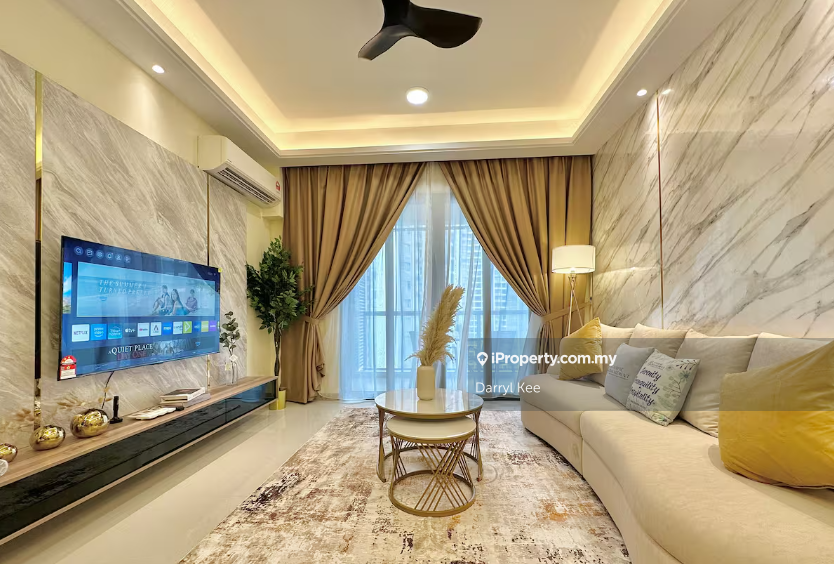 Skysuites @ Meldrum Hills, walking distance to Ciq Rts, below market 